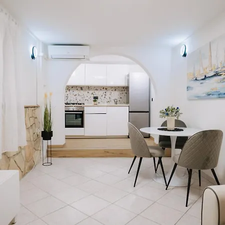 Nord2 S Romanticnom Privatnom Terasom Appartamento