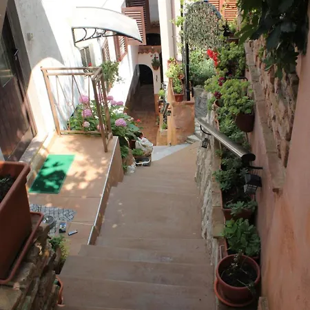 Nord2 S Romanticnom Privatnom Terasom Lejlighed Rovinj