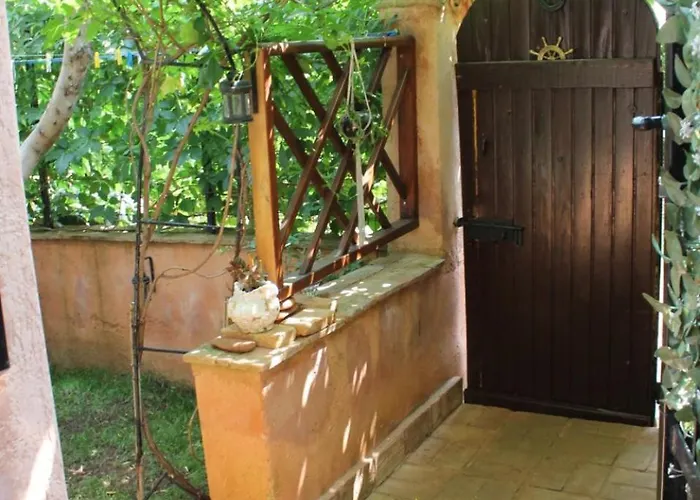 Nord2 S Romanticnom Privatnom Terasom דירה רוביני