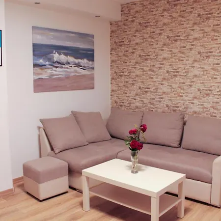 Nord2 S Romanticnom Privatnom Terasom Ρόβινι